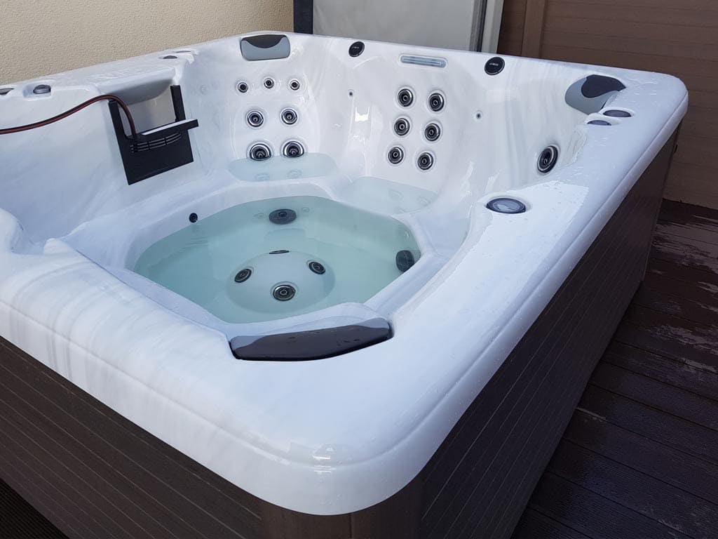 vita-spa-jacuzzi-brazowe