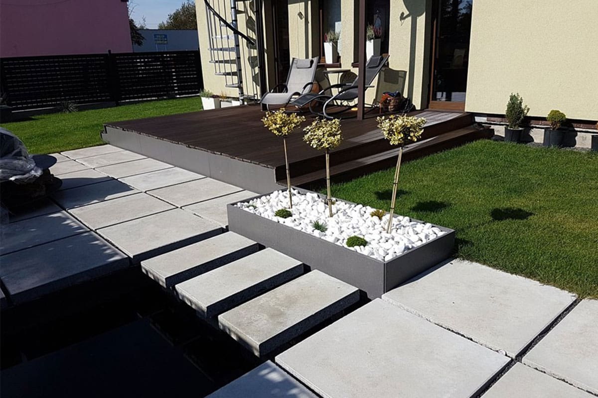 Beton-architektoniczny-w-ogrodzie-top